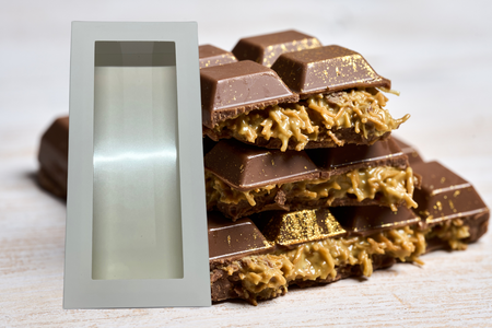 Opakowanie na czekoladę dubajską z okienkiem Pudełko na pierniki 24x11x2,5 cm białe